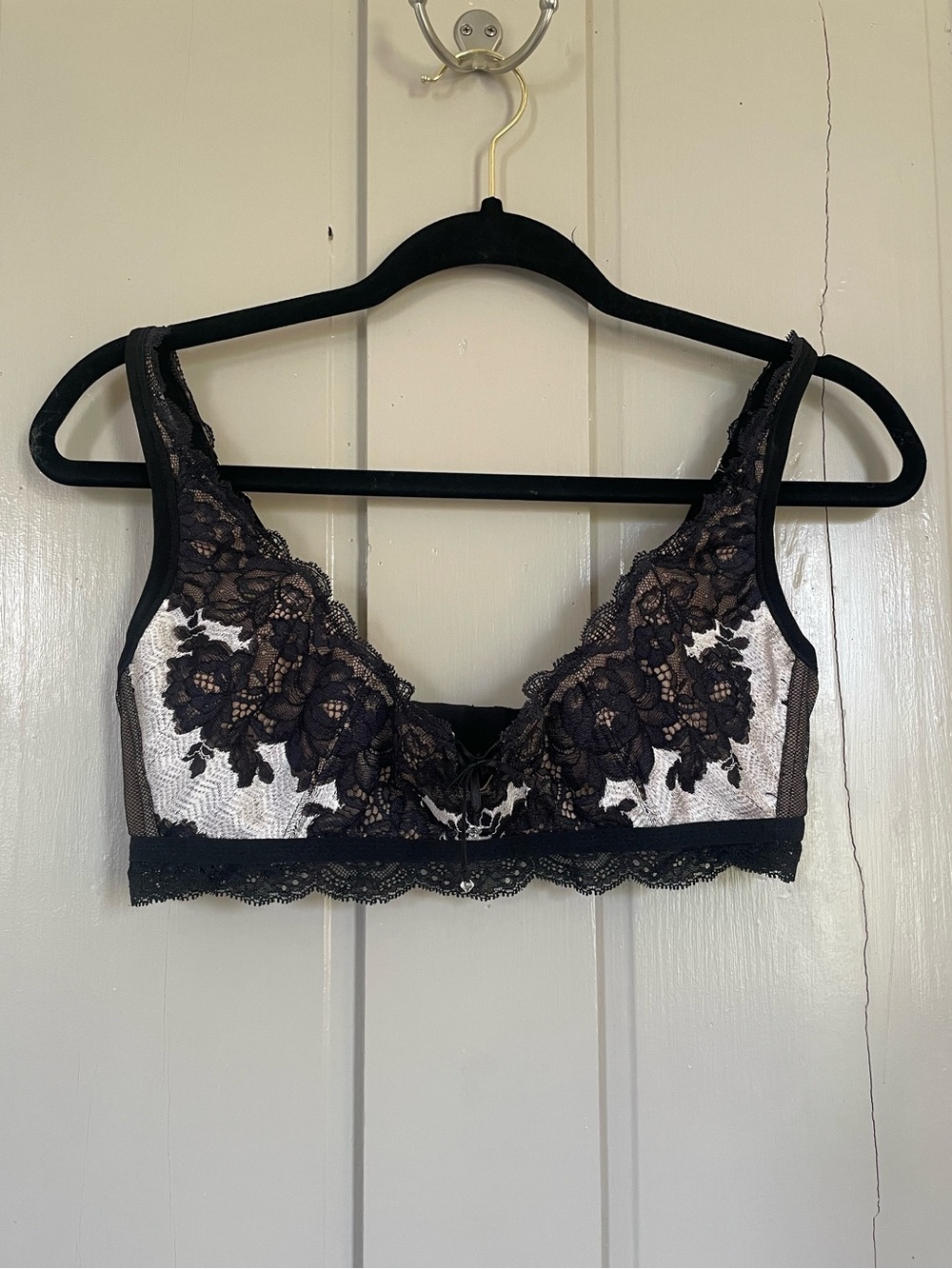 Victoria's Secret Vintage Black and White Lace Bralette Gem Sexy Adjustable NWOT